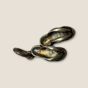 Vintage Sterling Silver Flip Flop Charm Pendant 1.4 Grams Beach Sandal Design